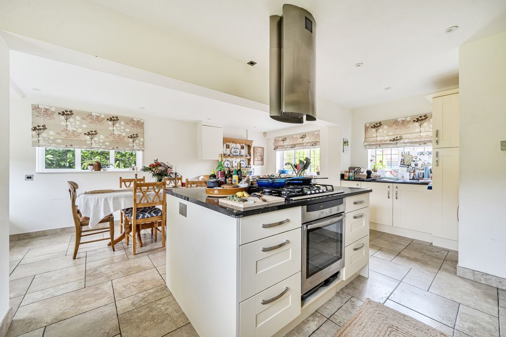 Property photo 2 of 18 1463492-2-6A0c6F2...