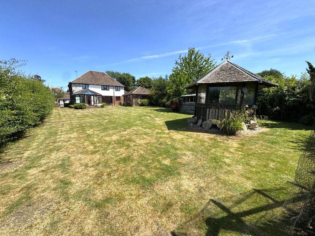 Property photo 2 of 27