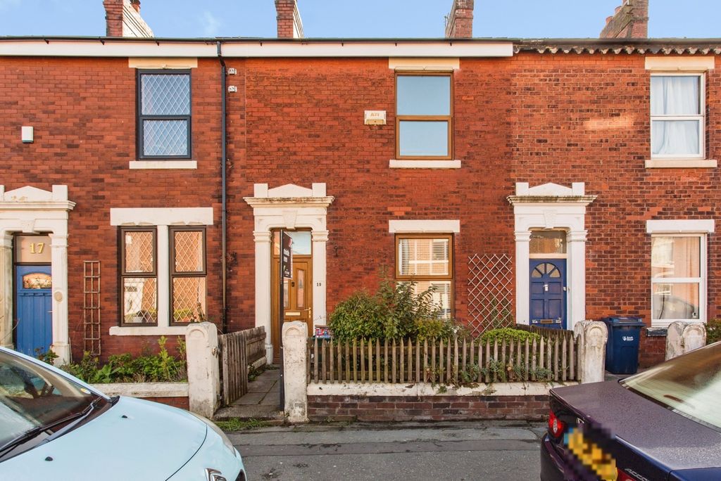 Property photo 1 of 16 Front