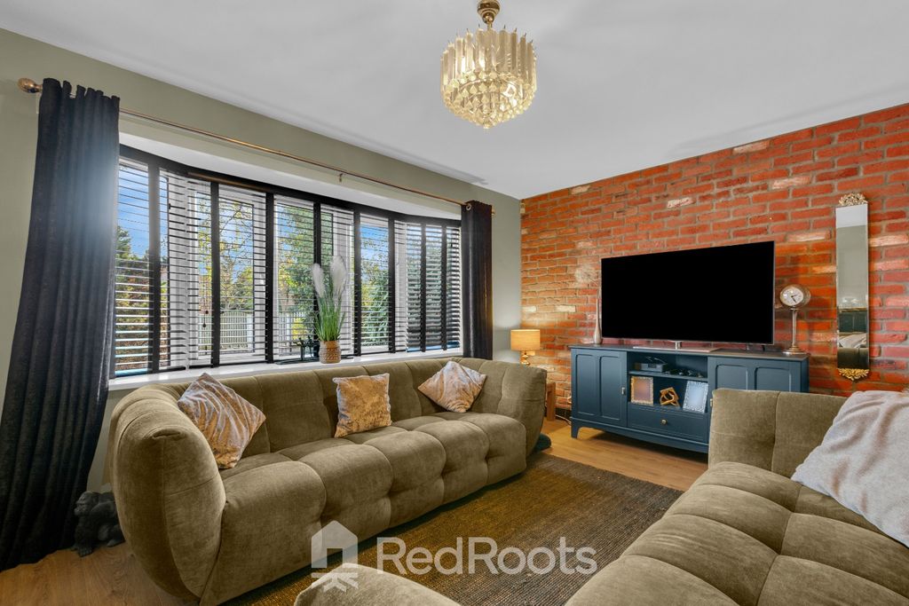 Property photo 3 of 36 4702945