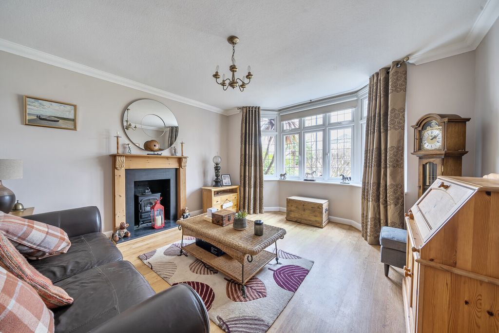 Property photo 2 of 22 1410531-22-698De7...