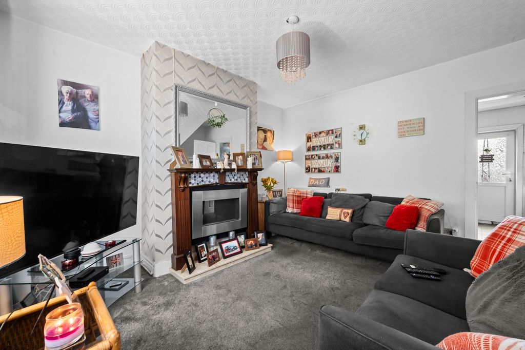 Property photo 2 of 23