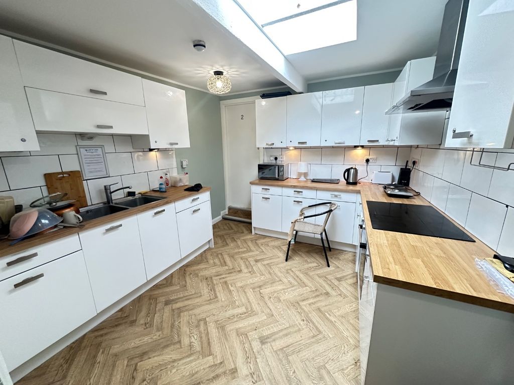 Property photo 3 of 5 3982122