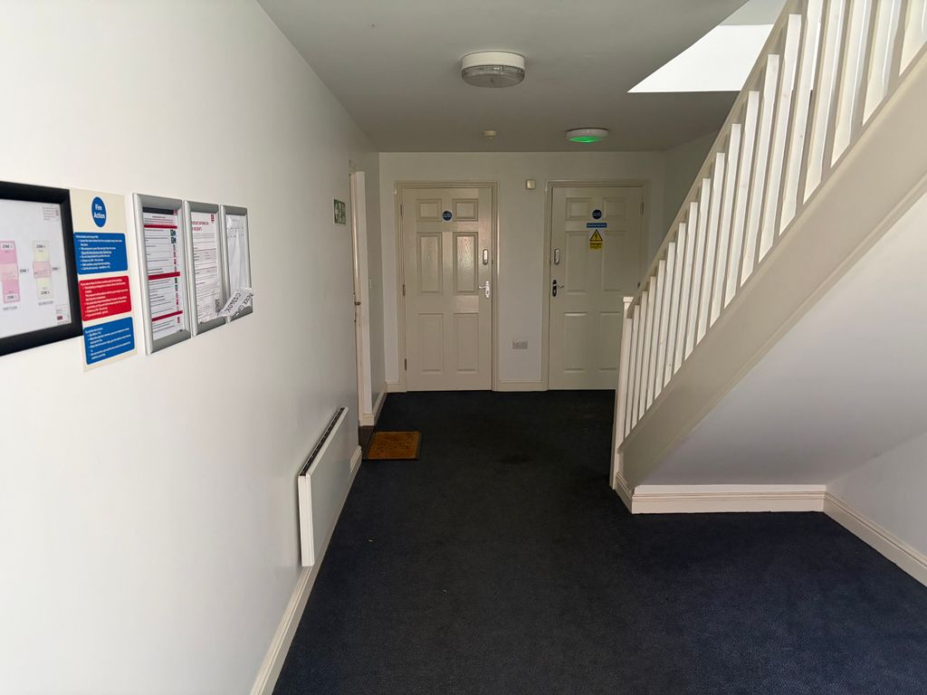 Property photo 3 of 12 Entrance Foyer