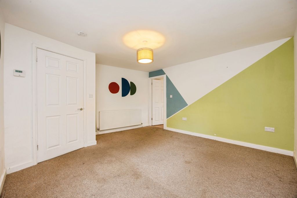 Property photo 3 of 17 Photo