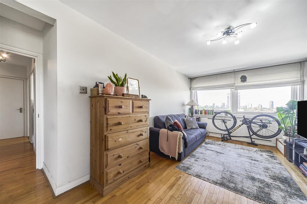 Property photo 2 of 13 Eden_Harper_72_Park_South__Austin_Rd_Sw11_8.Jpg