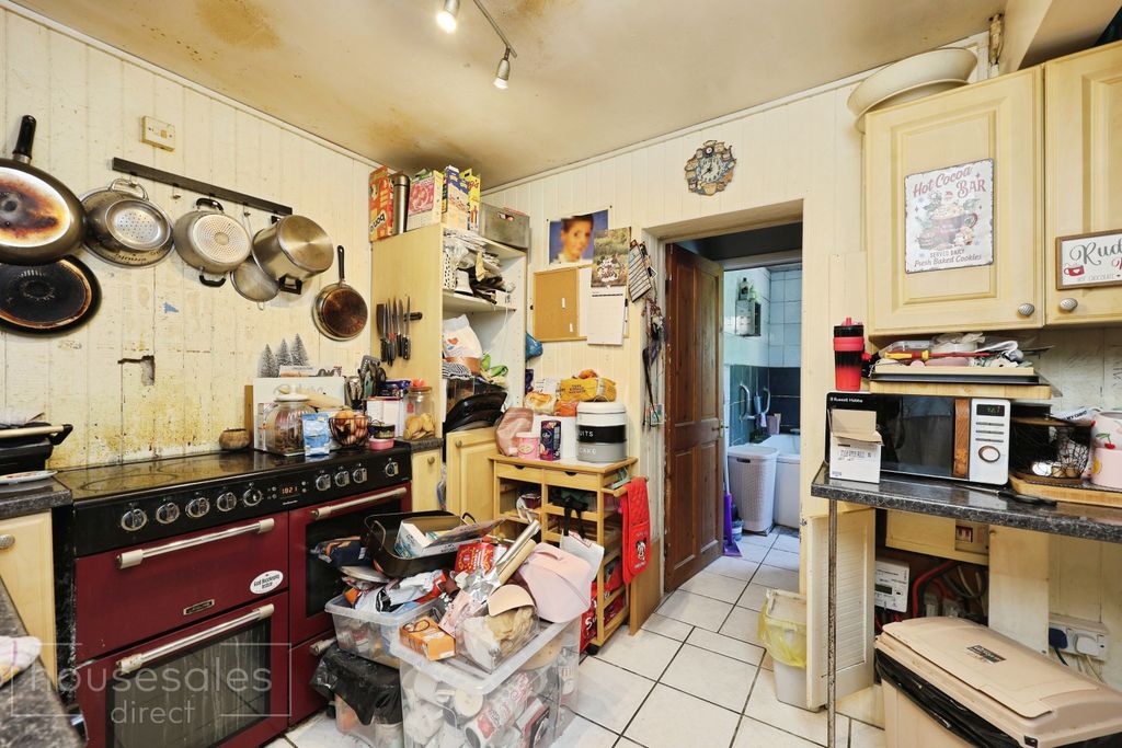 Property photo 2 of 16