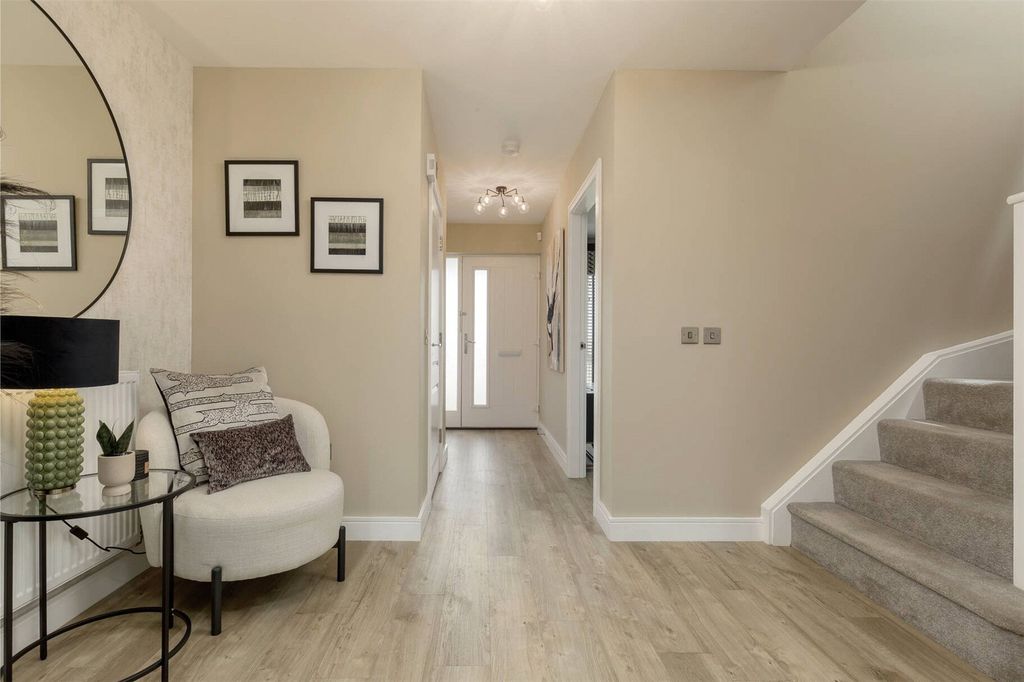 Property photo 2 of 17 Hallway