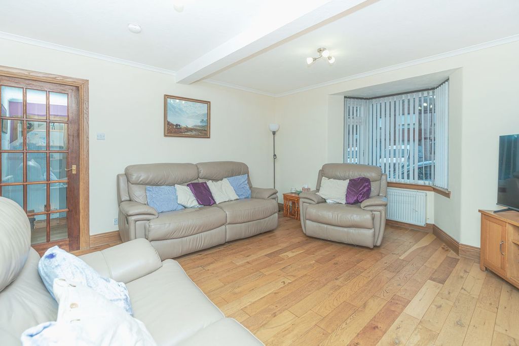 Property photo 3 of 30