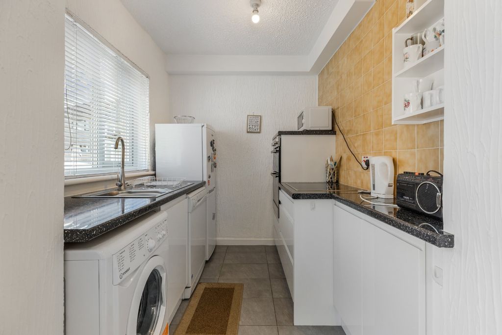 Property photo 3 of 22 Picture No. 12