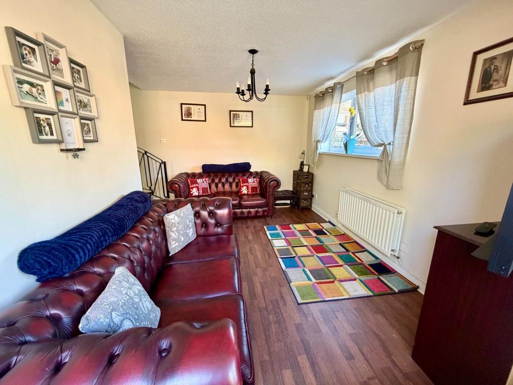Property photo 3 of 10 Lounge