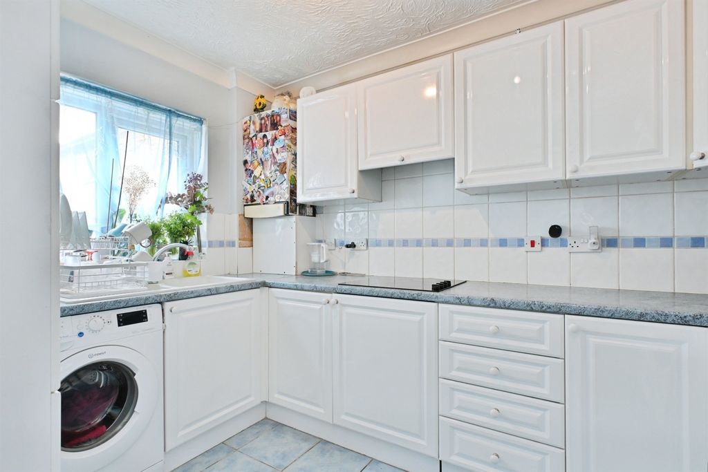 Property photo 2 of 15
