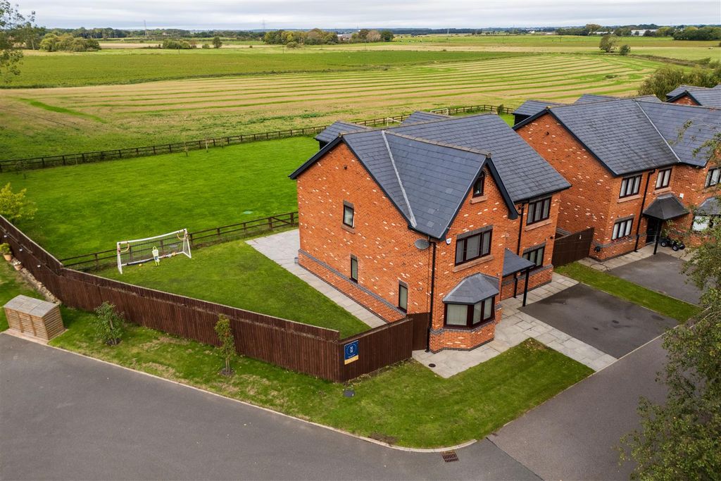 Property photo 1 of 57 4 Brickfield Close-59.Jpg