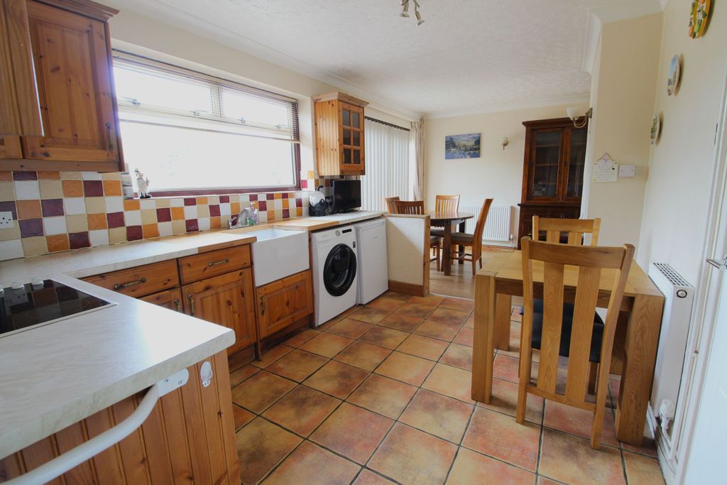 Property photo 2 of 13 Kitchen Diner