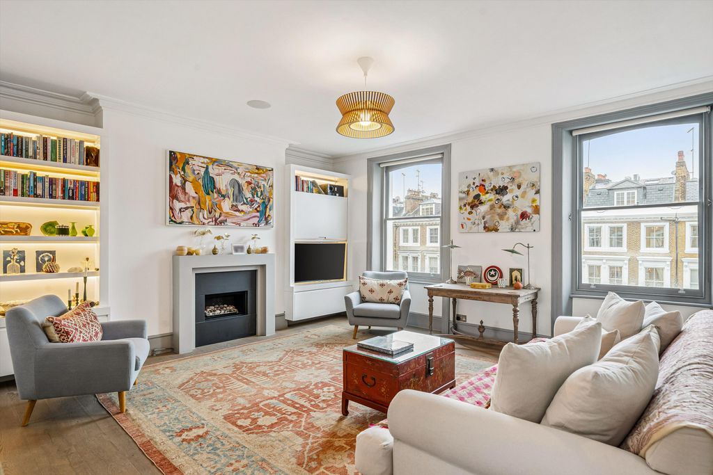 Property photo 3 of 17 Image