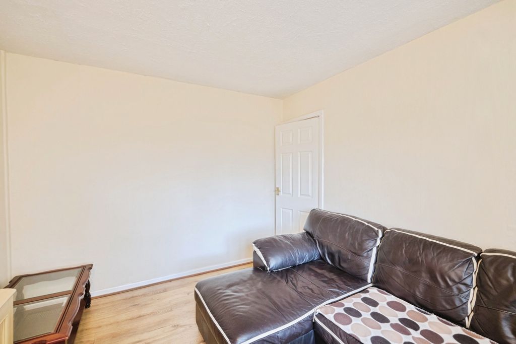 Property photo 3 of 18 Pbox-Img.Jpg