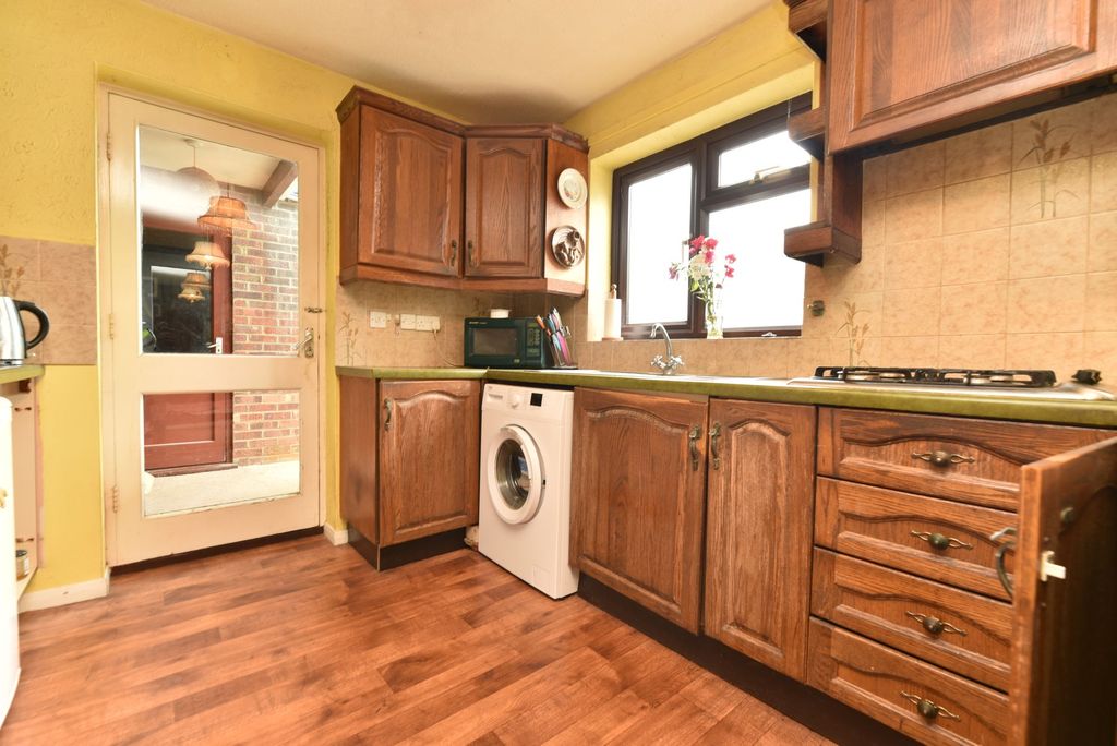 Property photo 2 of 21