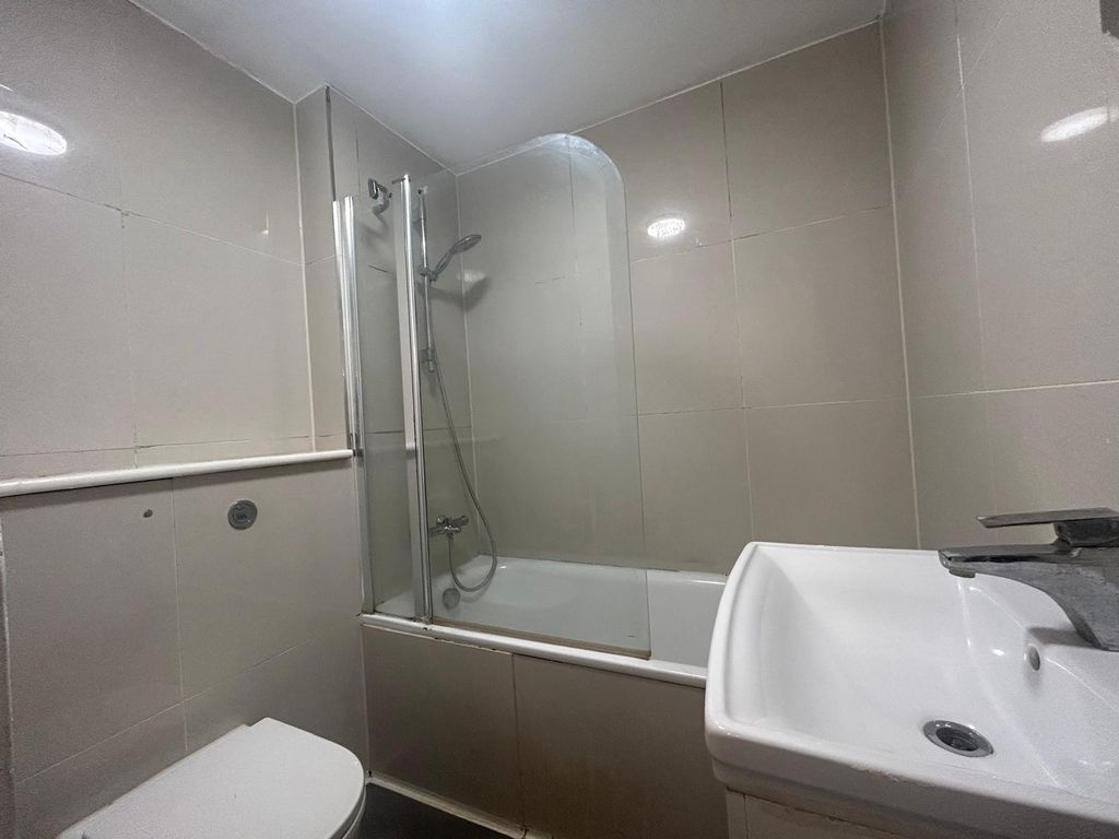 Property photo 3 of 6 Gallery