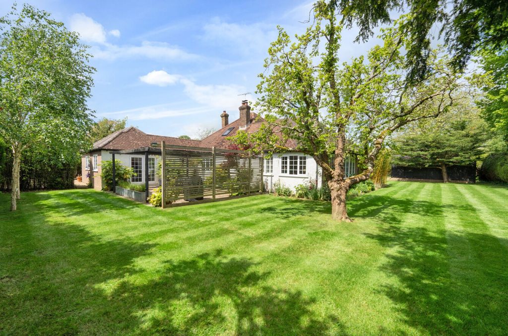 Property photo 2 of 27