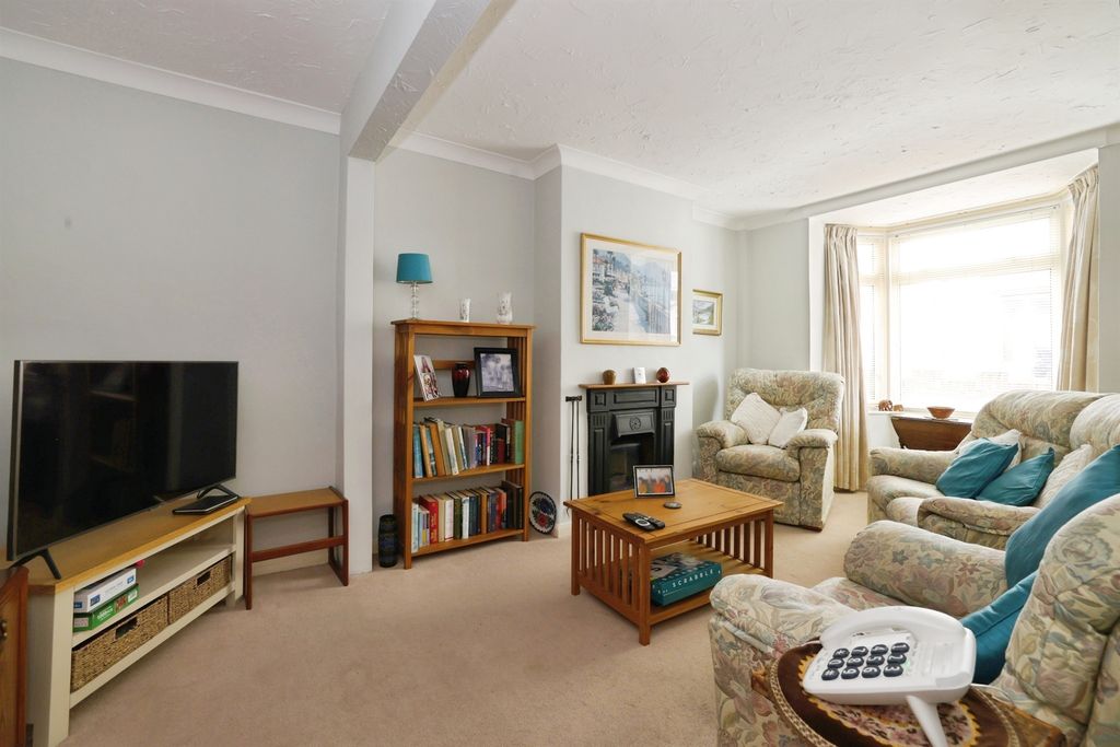 Property photo 3 of 17