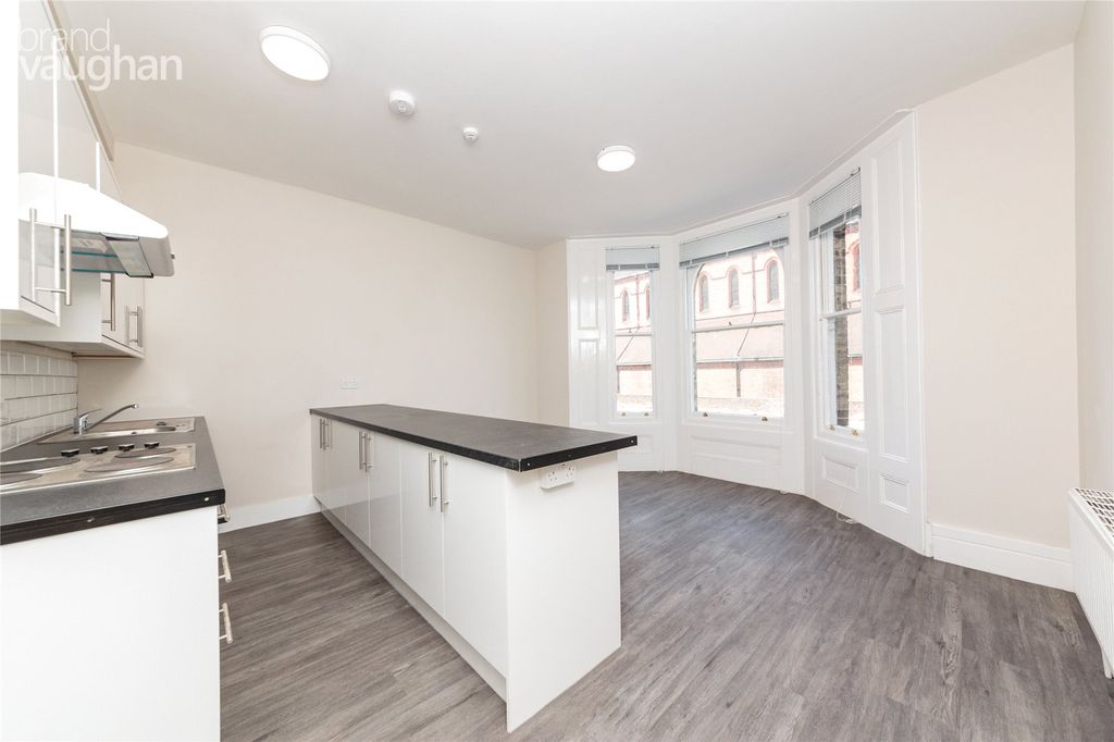 Property photo 1 of 9 Picture No. 08