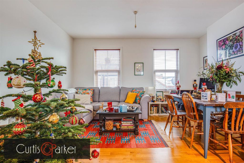 Property photo 2 of 10 842A3330Hdr.Jpg