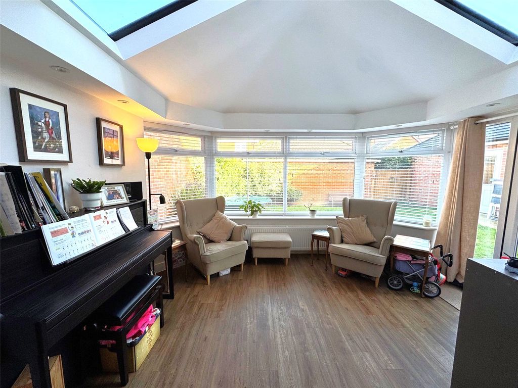 Property photo 2 of 15 Picture No. 34