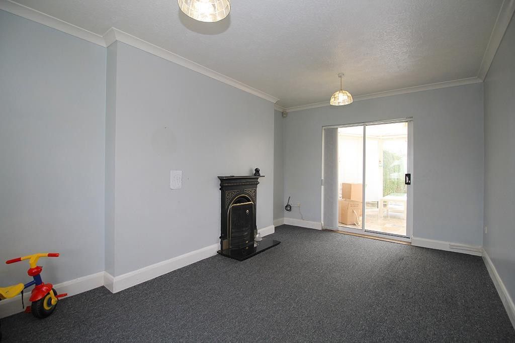 Property photo 1 of 35 Living Area (Main)