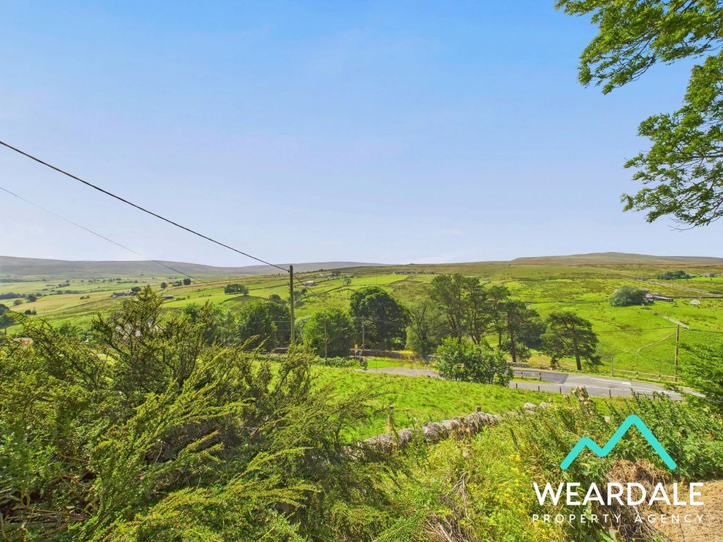 Property photo 2 of 40