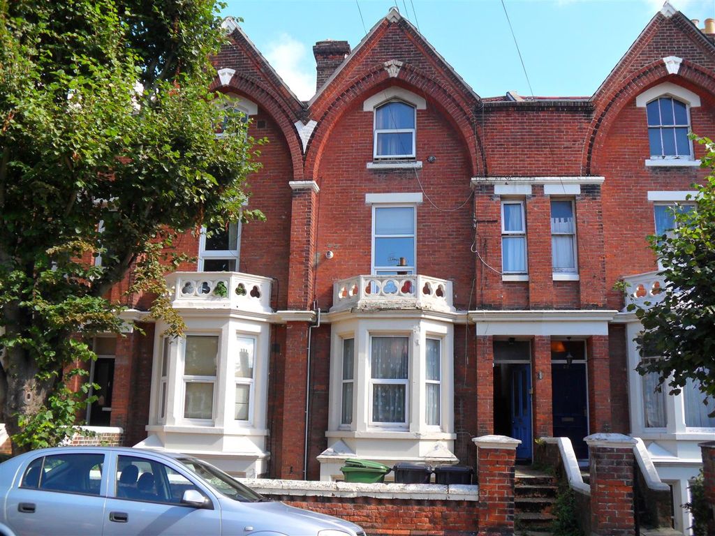 Property photo 1 of 6