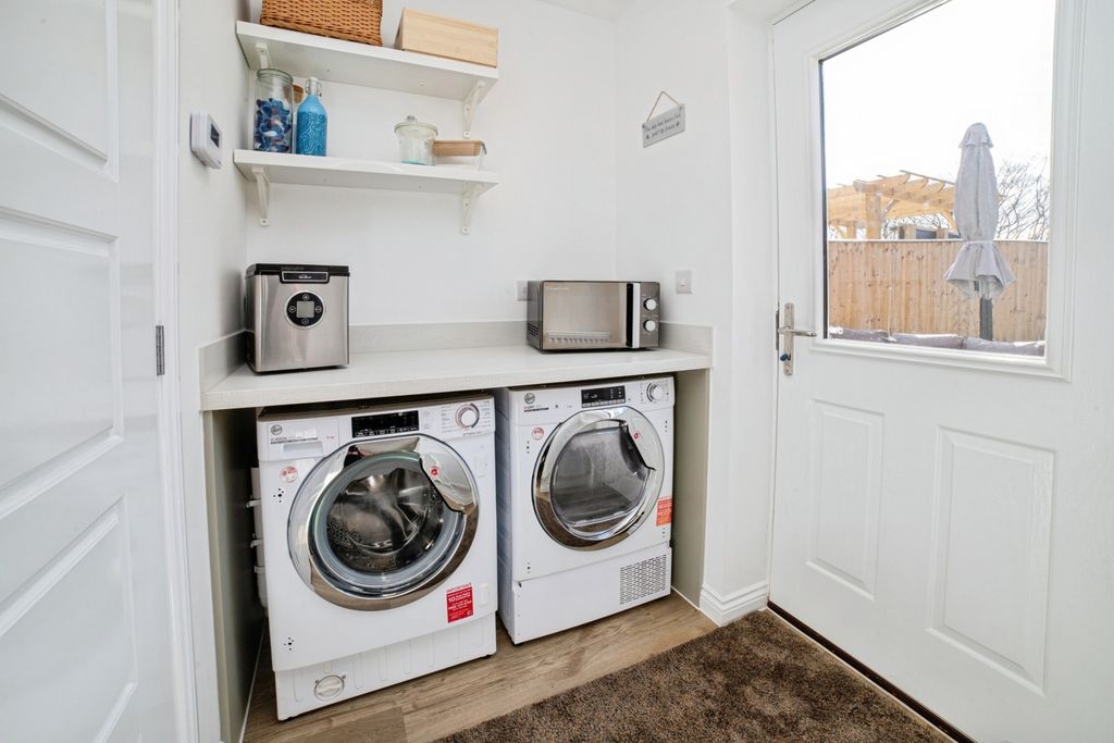 Property photo 3 of 16 Pbox-Img.Jpg