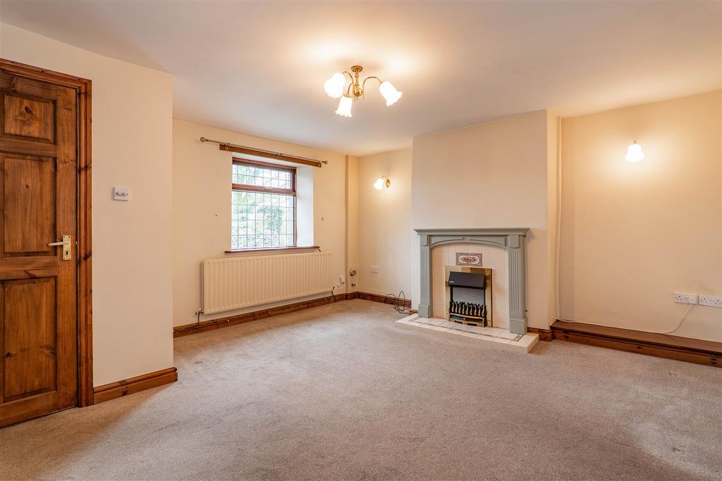 Property photo 2 of 26 Lounge