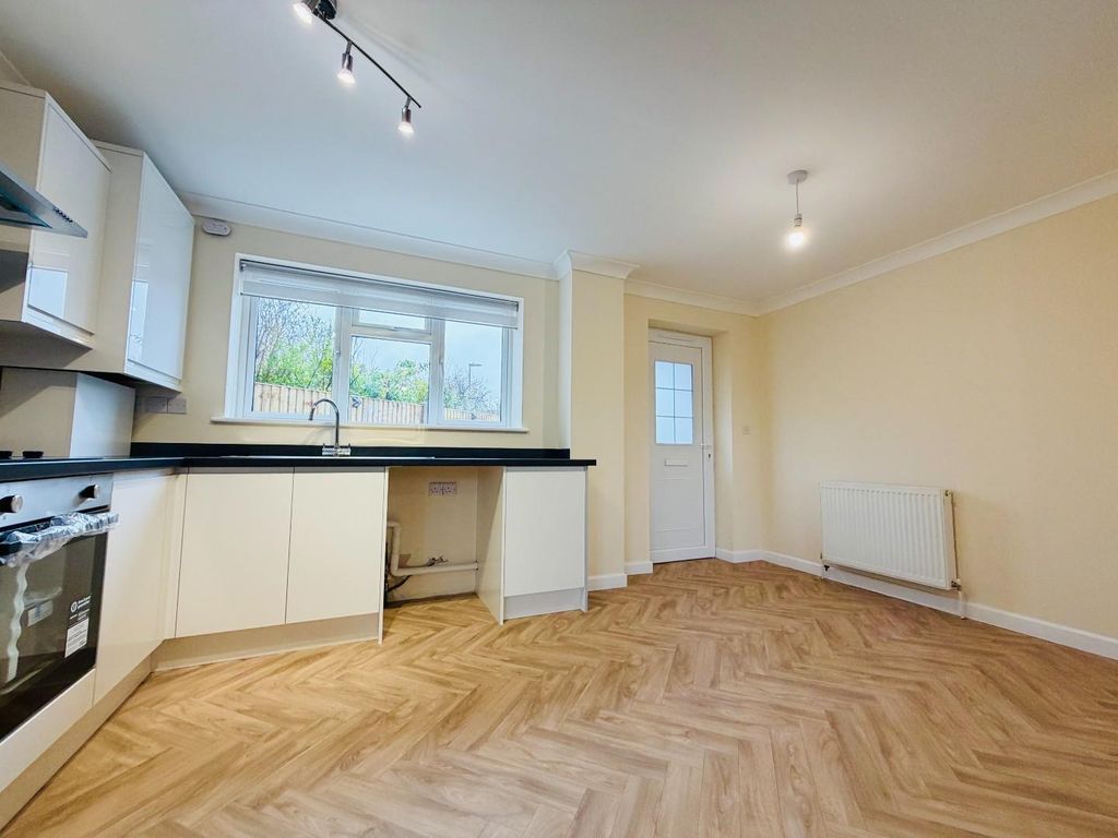 Property photo 3 of 12 Img_5295.Jpg