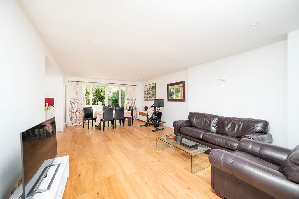 Property photo 2 of 18 Picture No. 04