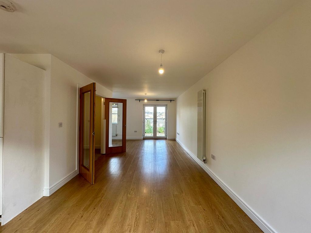 Property photo 3 of 26 880E06c5-2E6E-4909-A830-4F79Ebee5547