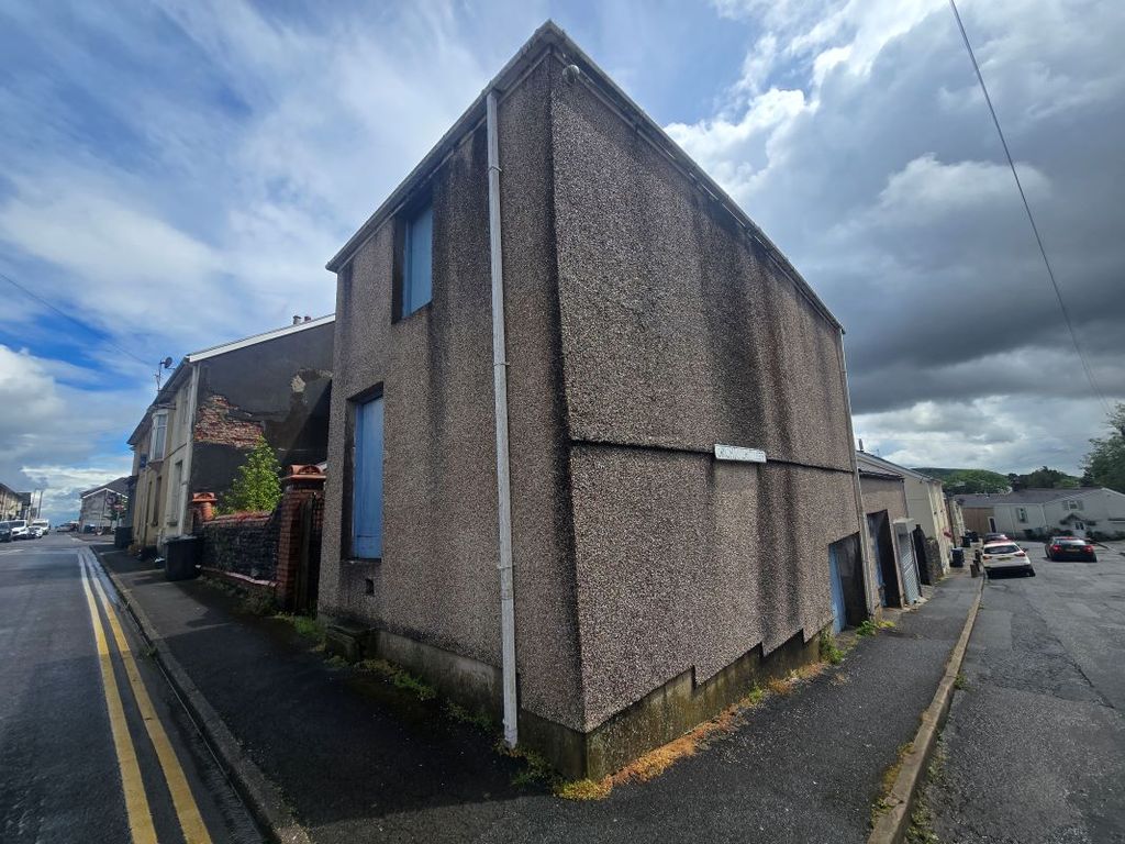 Property photo 3 of 3