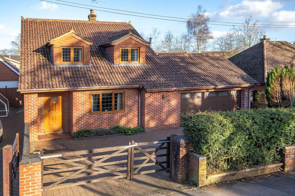 Property photo 1 of 18 External