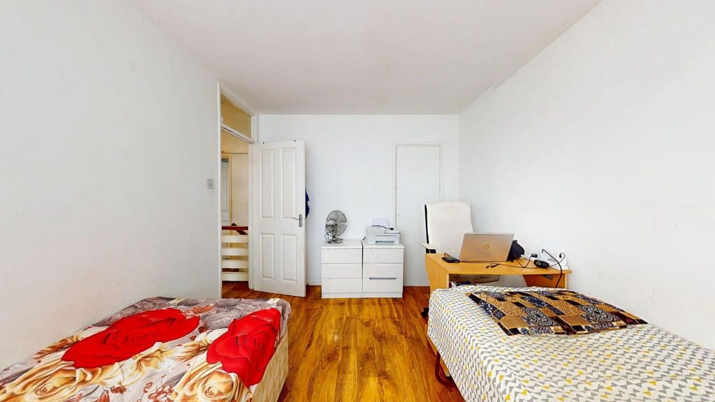 Property photo 3 of 13 Photo 3