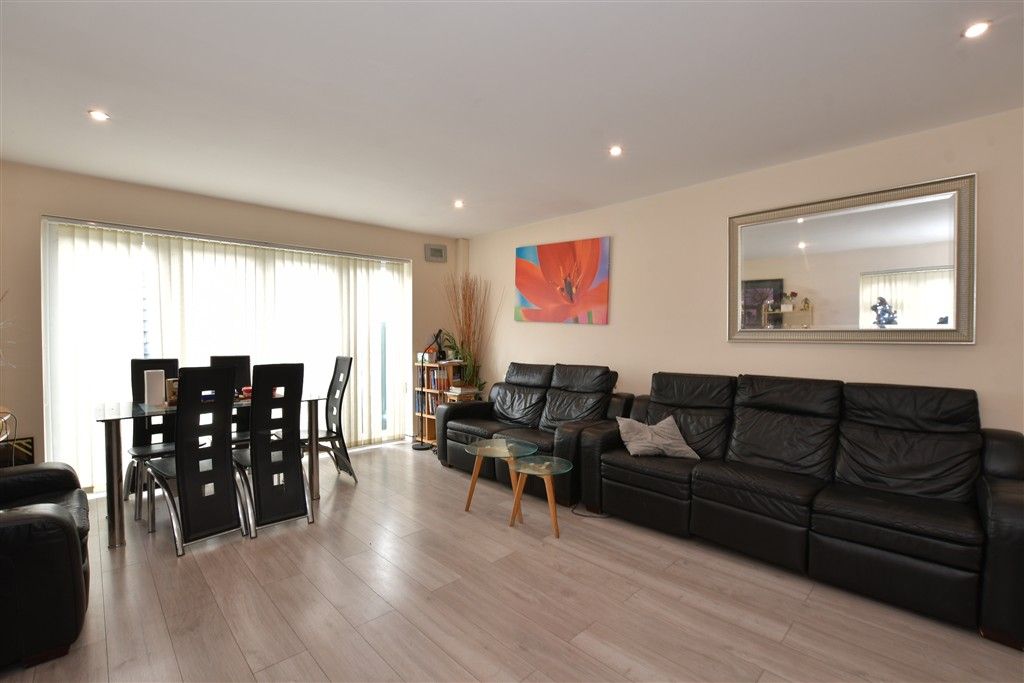 Property photo 3 of 11 Lounge/Dining Room