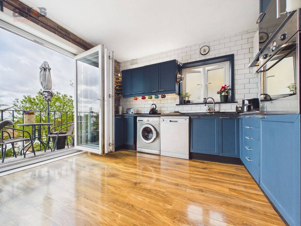 Property photo 3 of 13 4283206