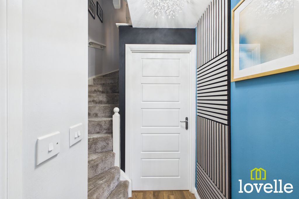 Property photo 2 of 28