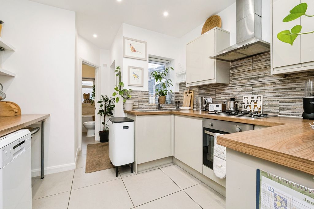 Property photo 3 of 25 Pbox-Img.Jpg