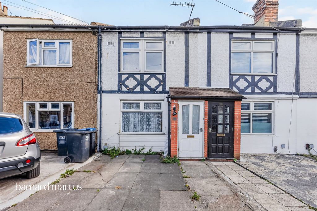 Property photo 1 of 18