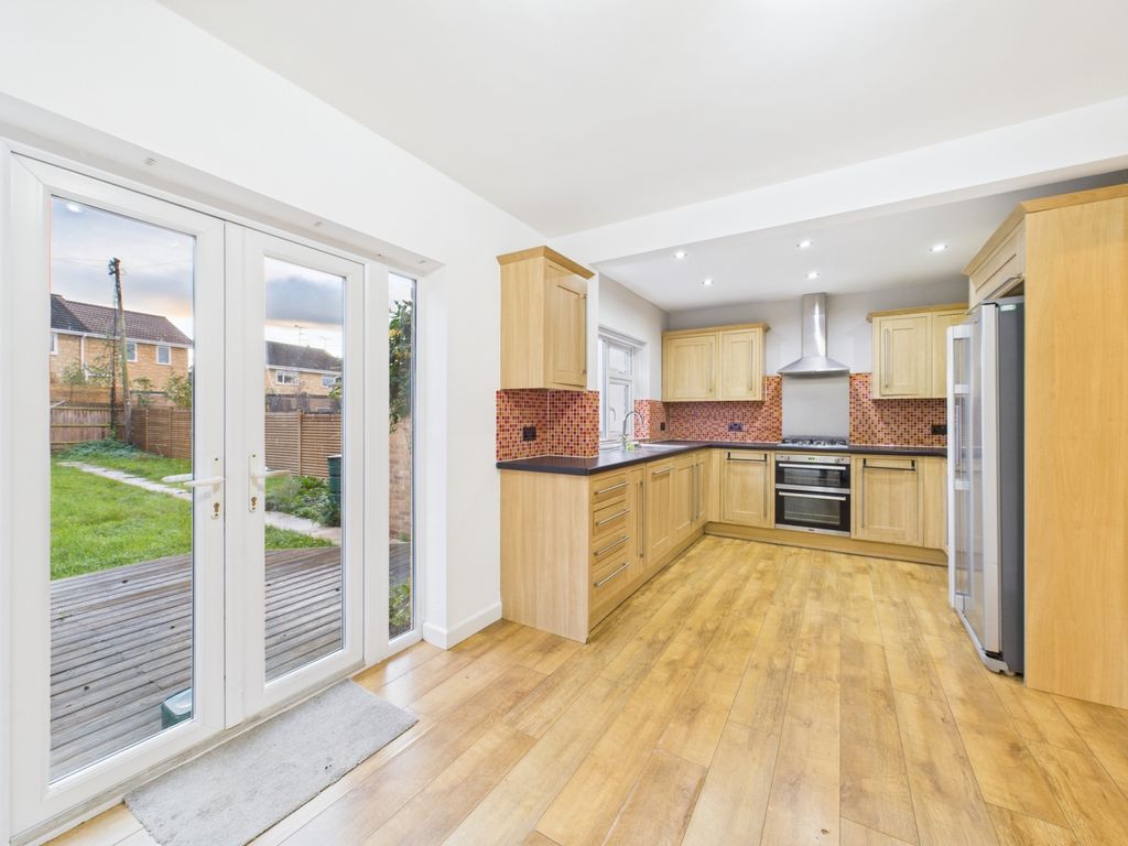 Property photo 2 of 10 Cam01740G0-Pr0468-Still002