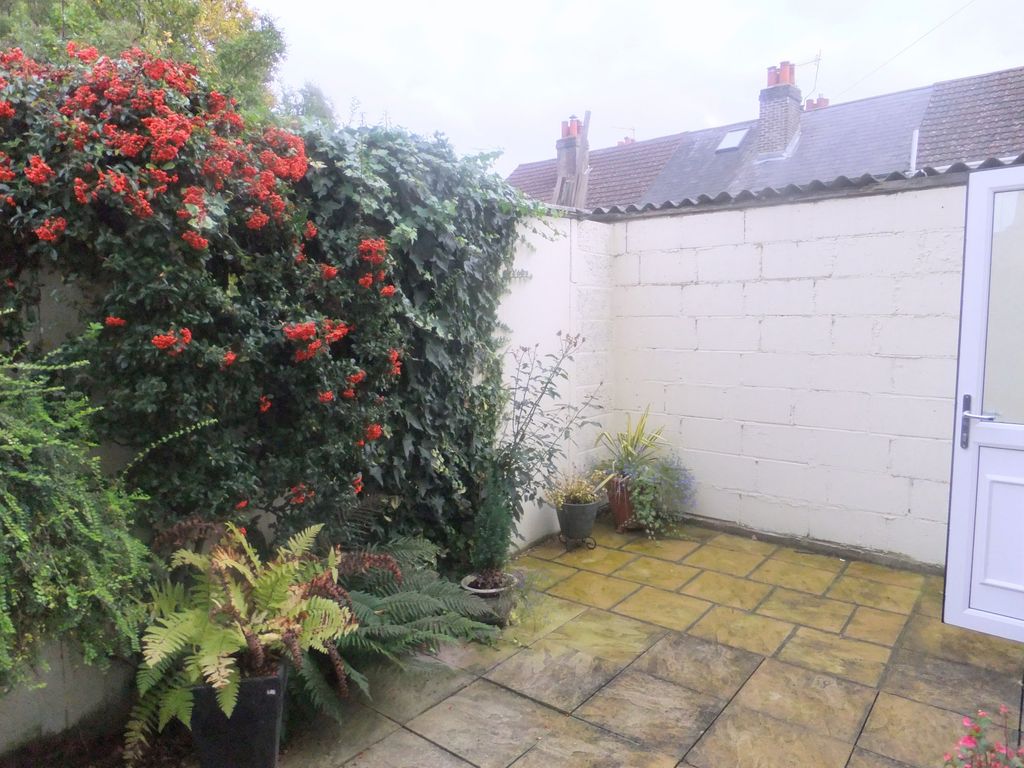 Property photo 3 of 6