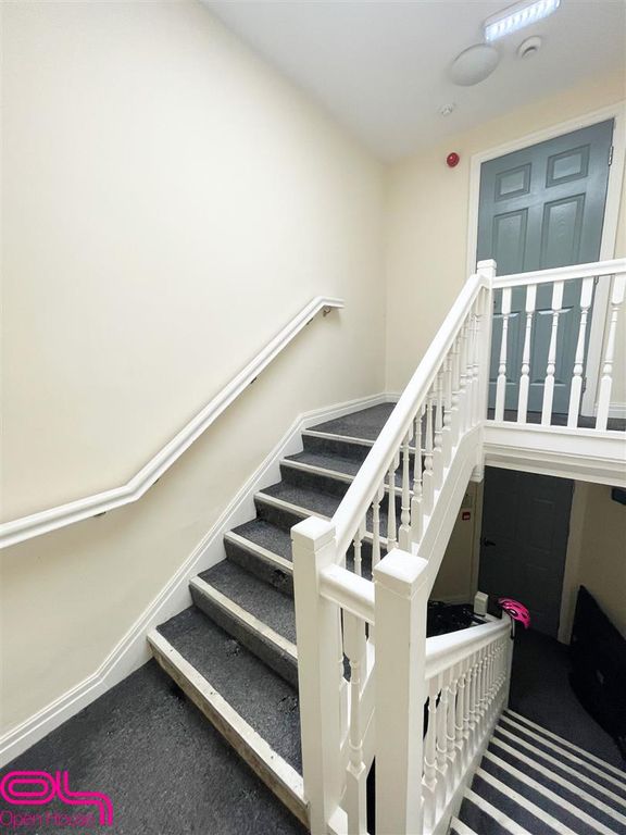 Property photo 2 of 7 Qnsmuachhacssbyt8E2J.Jpg