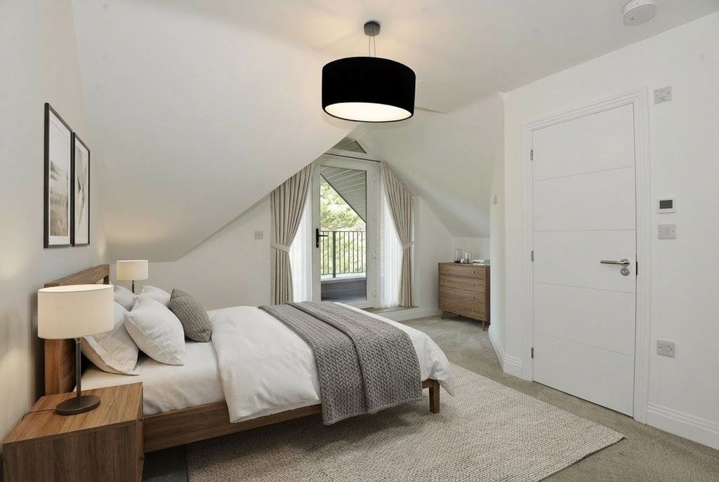 Property photo 3 of 5