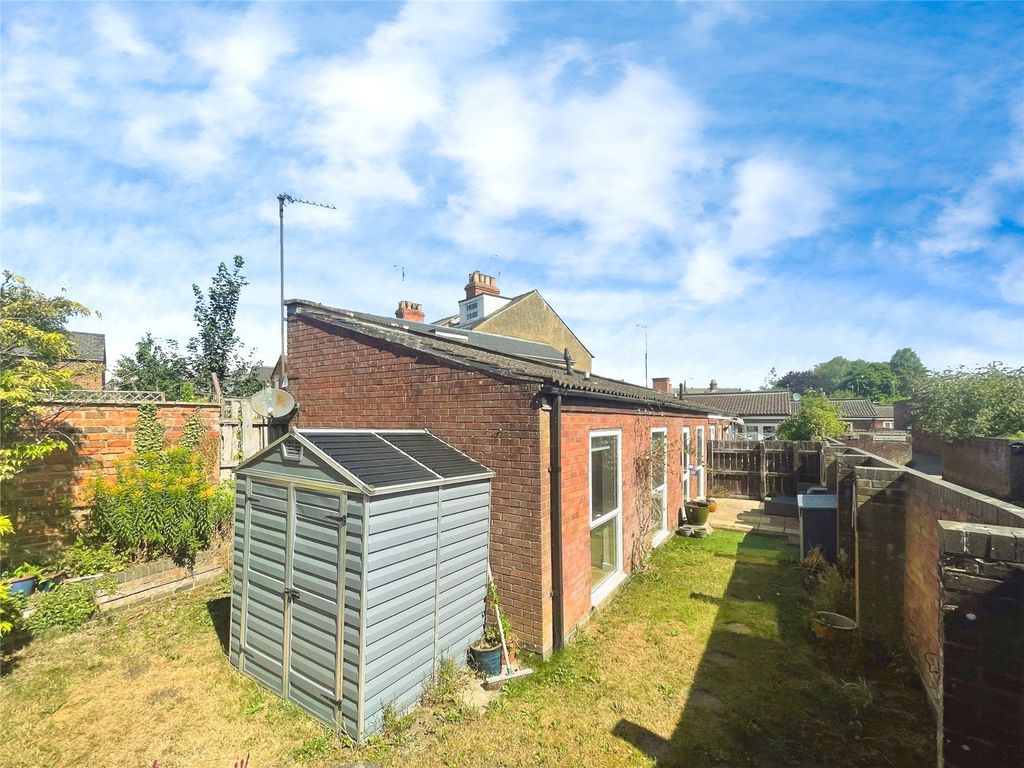 Property photo 2 of 8 Picture No. 15