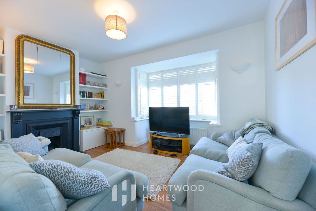 Property photo 2 of 20