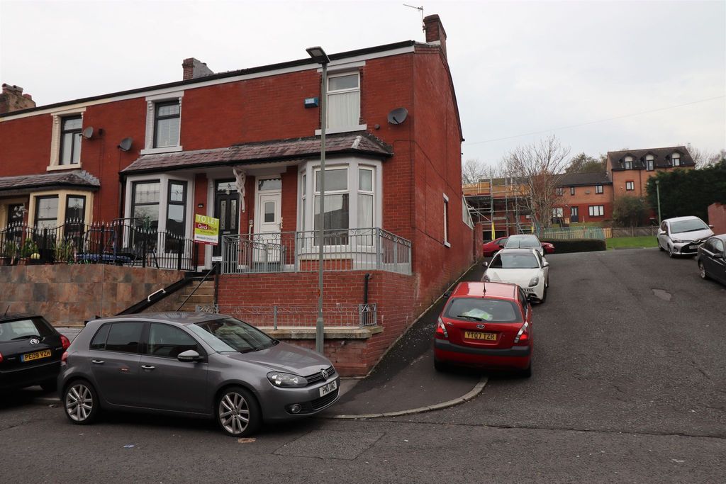 Property photo 1 of 8 Photograph 1